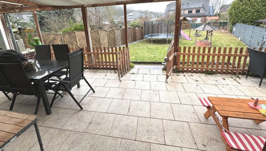 gro�e �berdachte Terrasse Einfamilienhaus Kamp-Lintfort