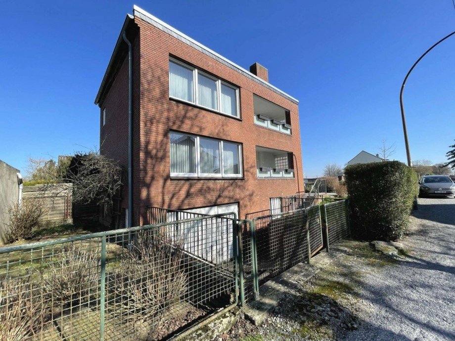 Seitenansicht-R�ckansicht Doppelhaush�lfte Kamp-Lintfort