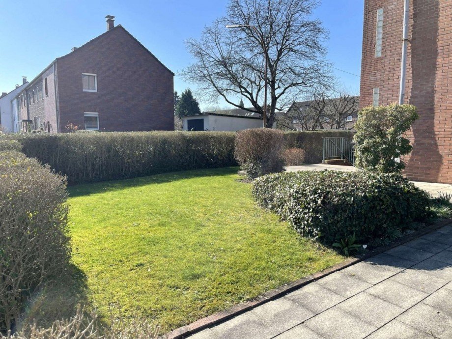 Vorgartenj Doppelhaush�lfte Kamp-Lintfort